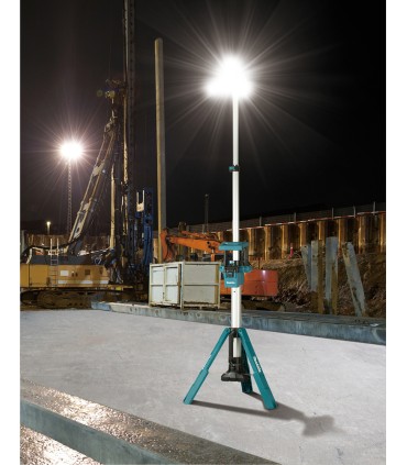 Lampe de chantier LED Makita LXT 18V sur trépied