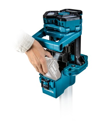 Lampe de chantier LED Makita LXT 18V sur trépied